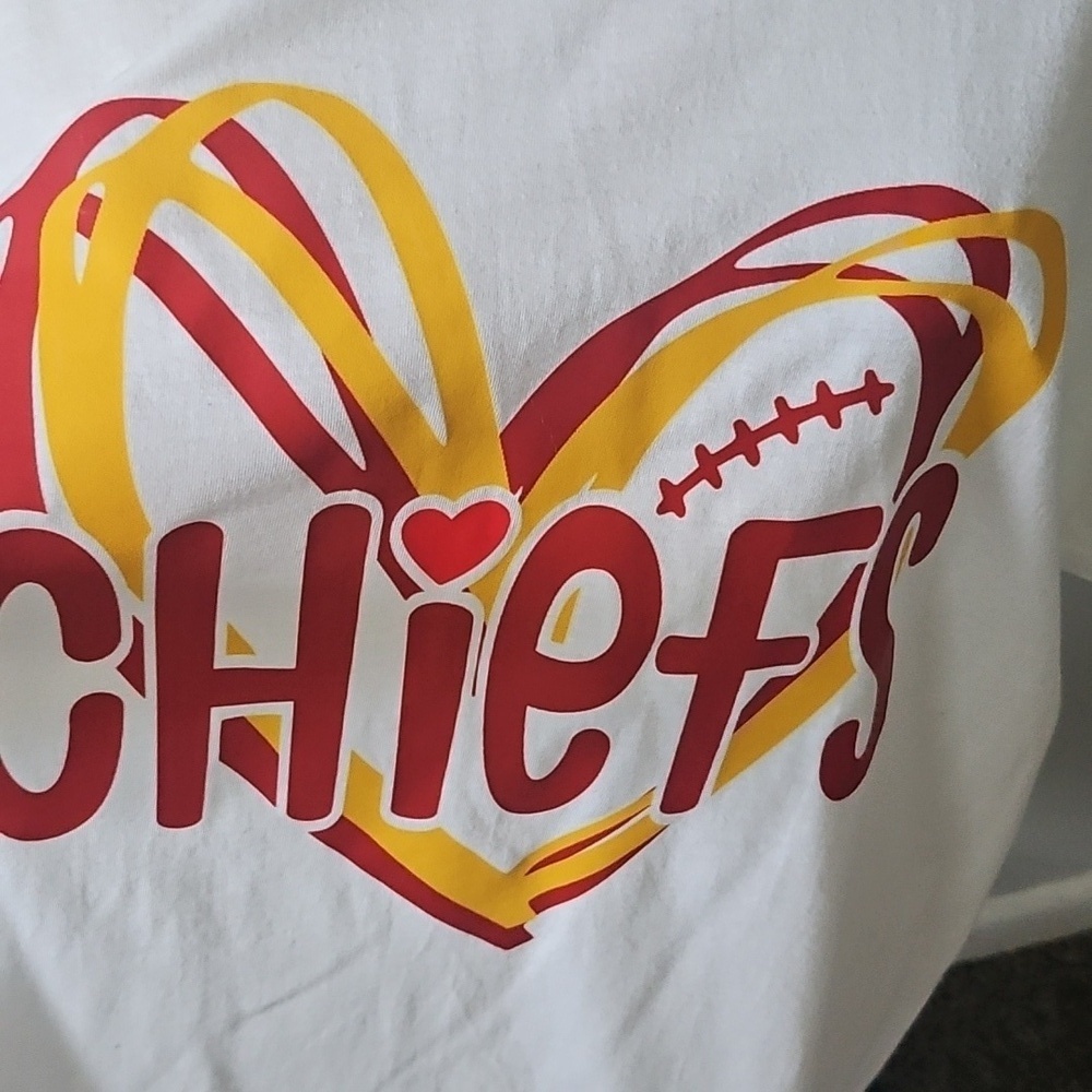 Gildan Softstyle White Kansas City Chiefs Graphic T-Shirt NWOT - Picture 4 of 12